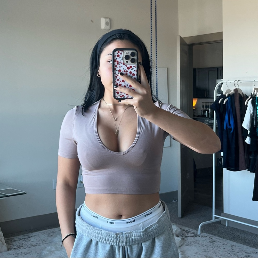 Taupe v neck t shirt